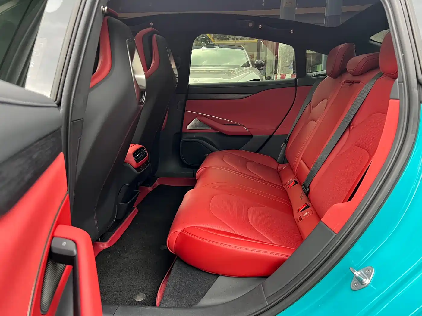 Xiaomi Auto Xiaomi SU7 2024 AWD Extended Range Advanced Smart Driving Max Edition фото 8