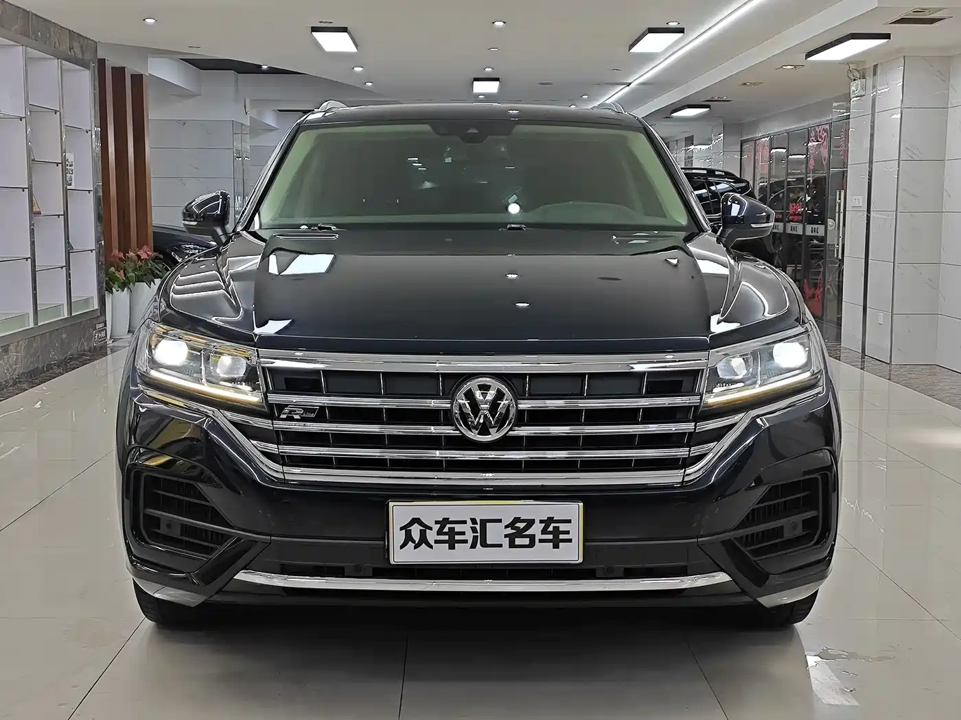 VOLKSWAGEN TOUAREG