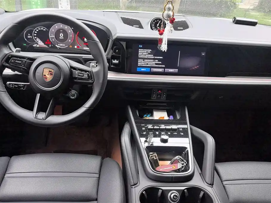 Porsche Cayenne 2025 Cayenne 3.0T Dream Chaser Edition фото 16