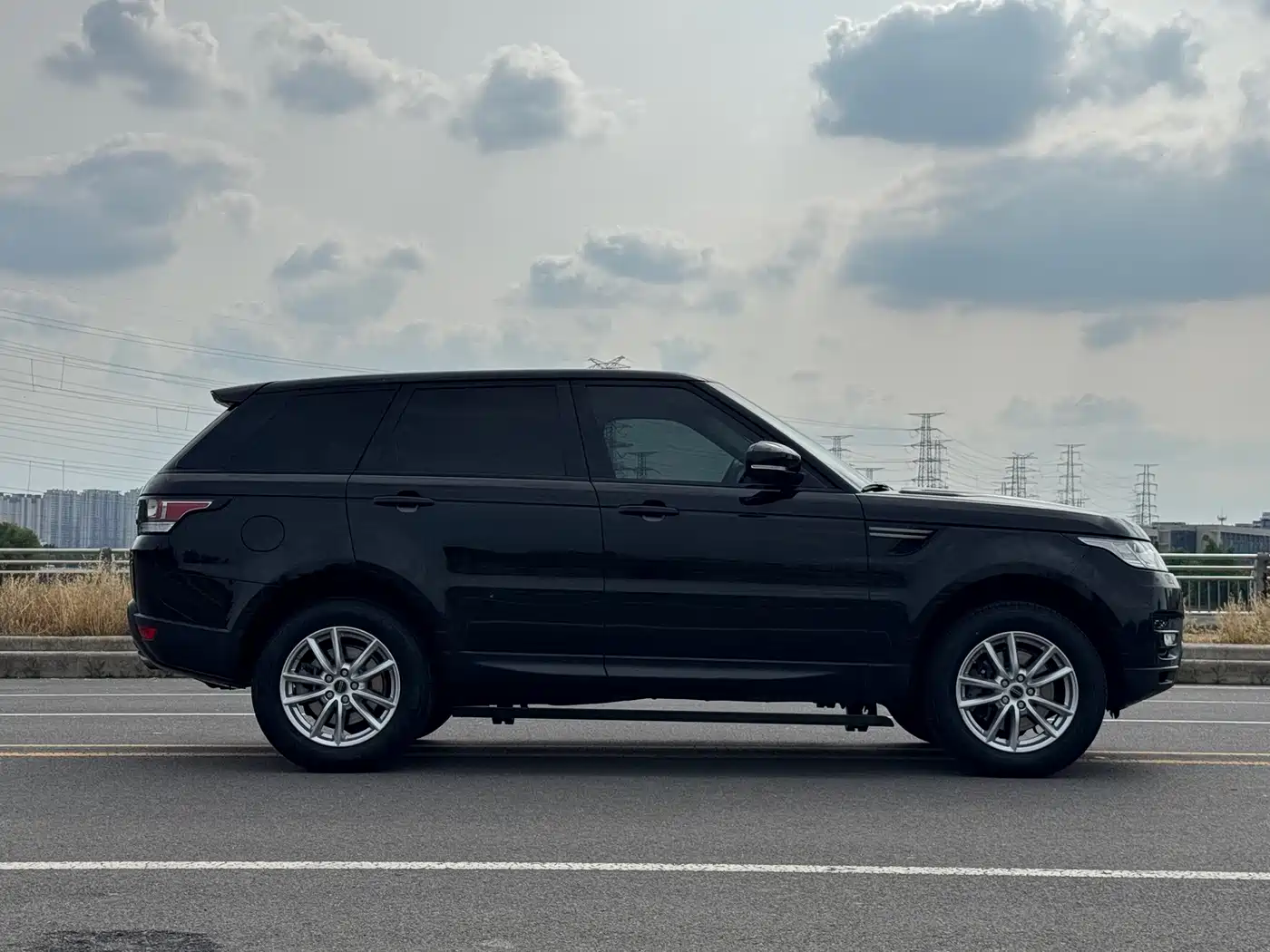 Land Rover Range Rover Sport 2016 Model 3.0 SC V6 SE фото 5