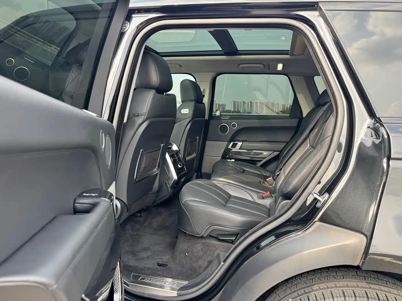 Land Rover Range Rover Sport 2016 Model 3.0 SC V6 SE фото 28
