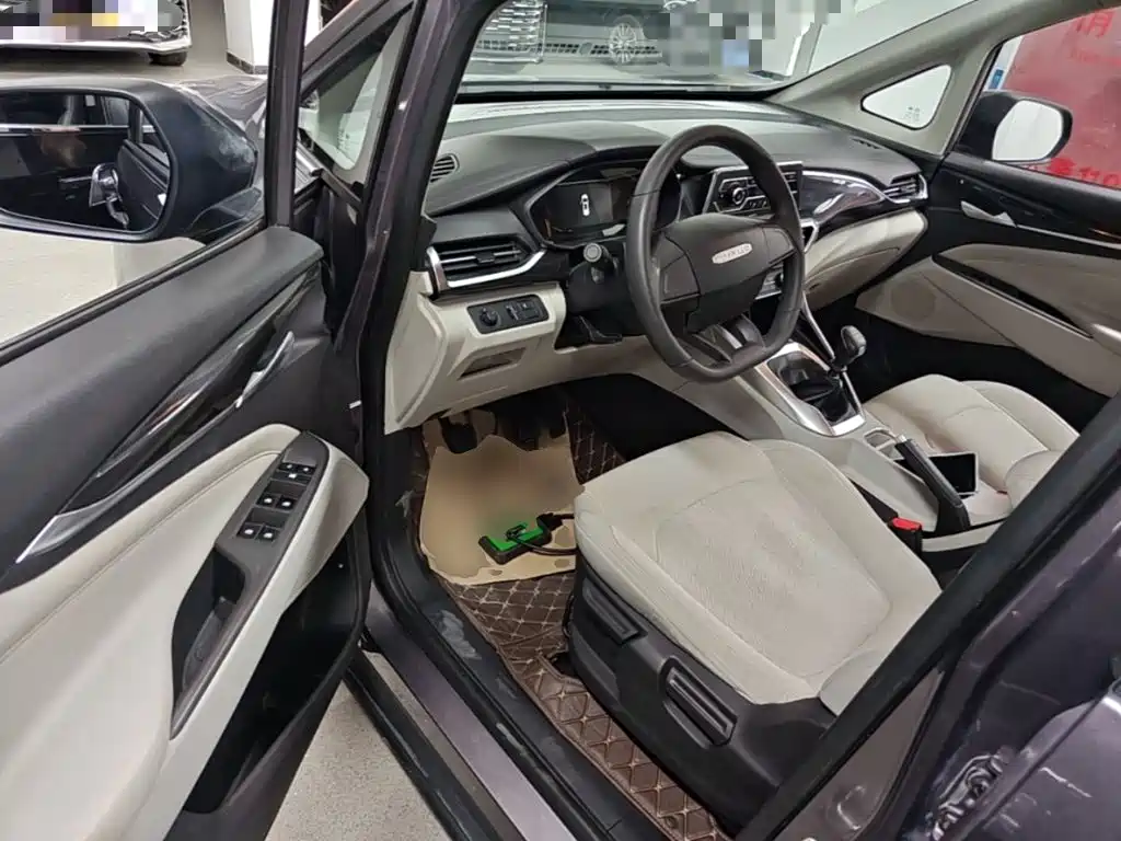 SAIC Maxus Maxus G50 2020 2019 1.3T Manual Joy Starter Edition China VI
