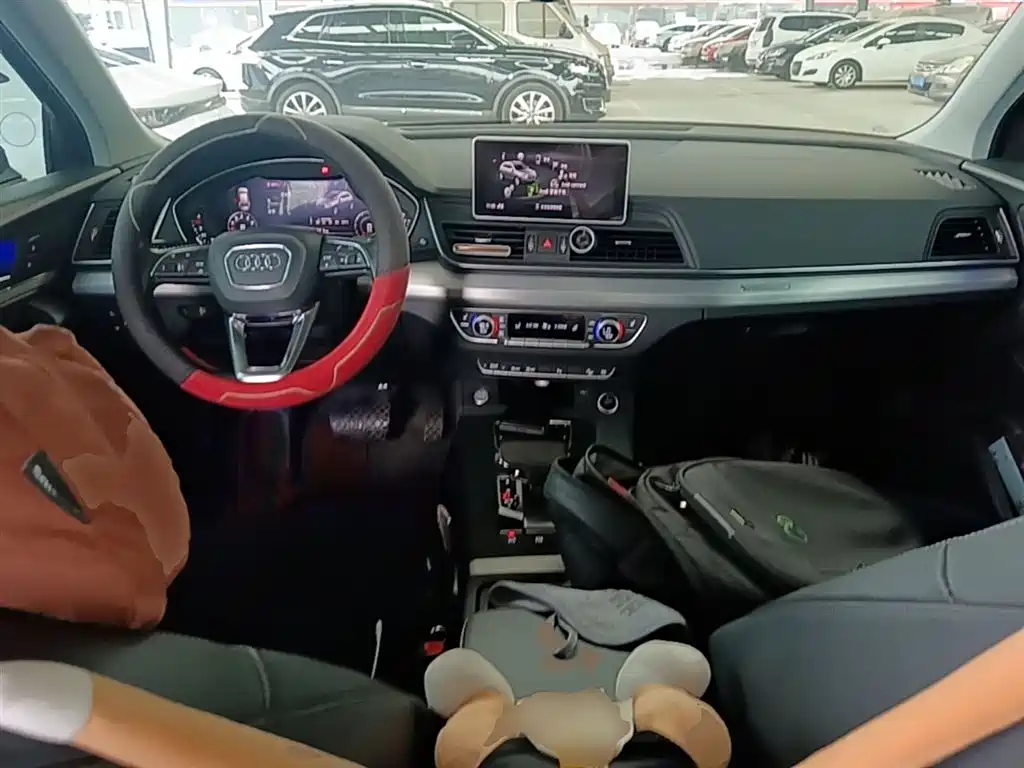 Audi Q5L 2020 Facelift 40 TFSI Honor Fashion фото 6