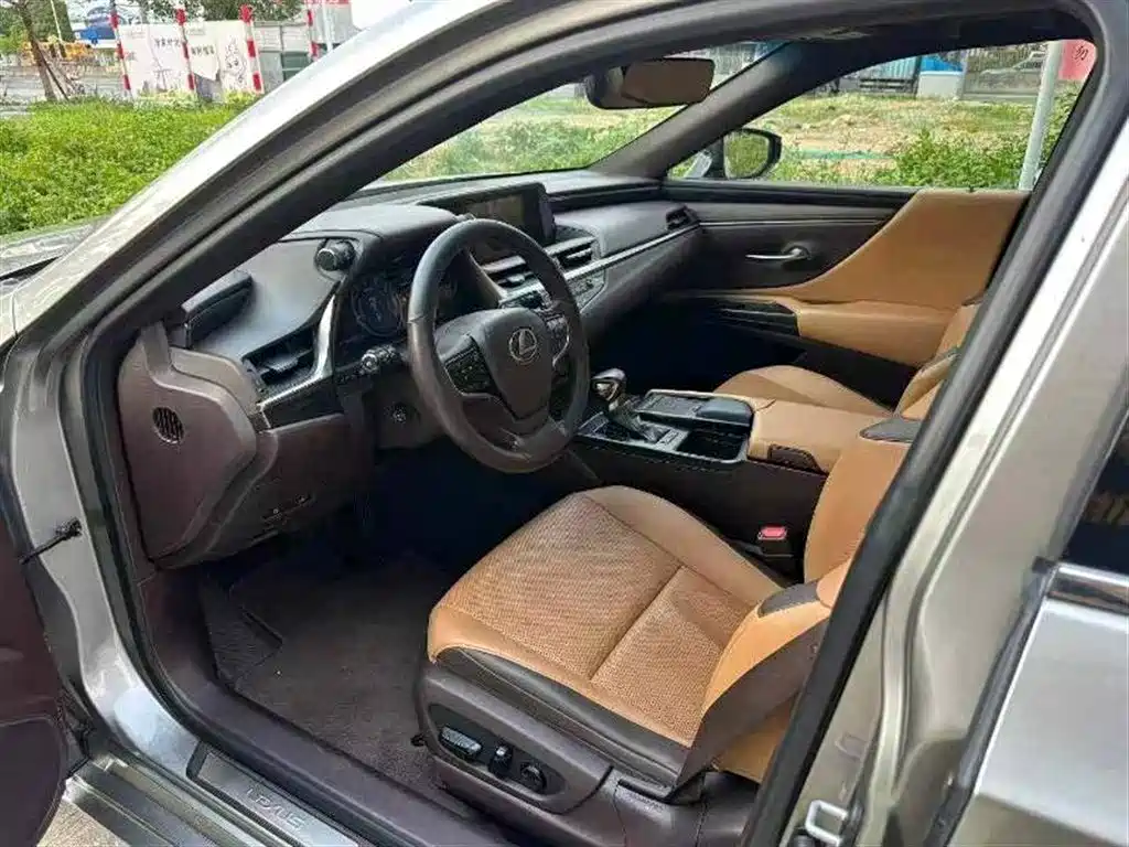 Lexus ES 2018 200 Excellence Edition China V фото 4