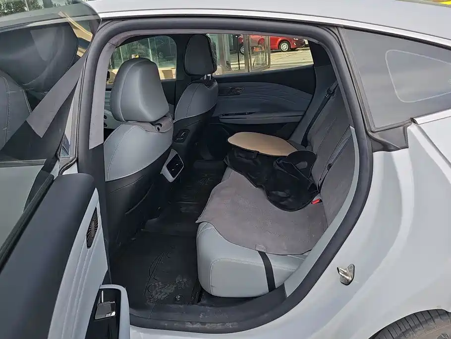 Geely Galaxy Galaxy E8 2025 2025 Model 610km Explorer+ Edition