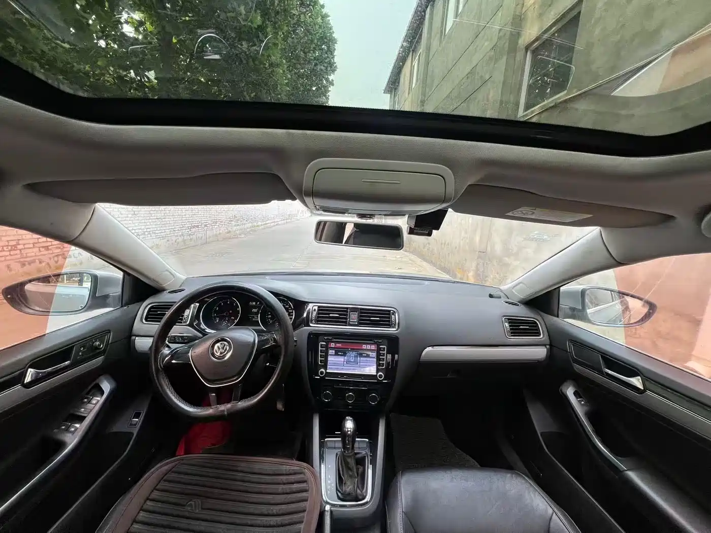 Volkswagen Sagitar 2015 230TSI Automatic Comfort фото 5