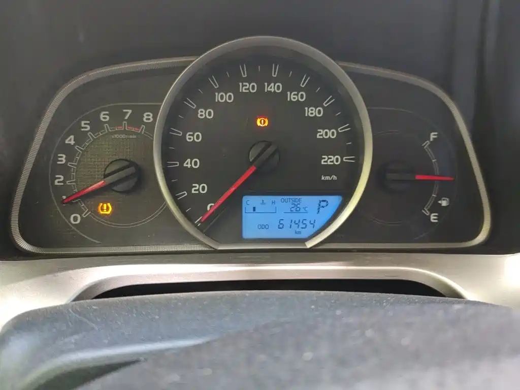 Toyota RAV4 Rongfang 2015 2.0L CVT 2WD Trend Edition фото 8