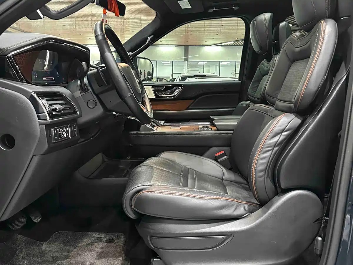 Lincoln Navigator 2022 3.5T Centennial Limited Edition фото 10