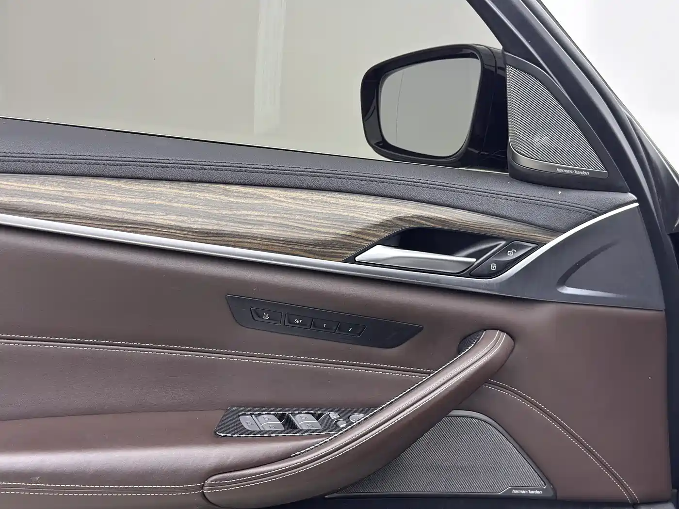 BMW 5 Series New Energy 2019 Facelift 530Le Pioneer Edition фото 12