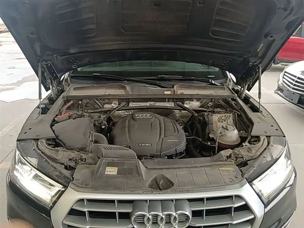 Audi Q5L 2020 Facelift 40 TFSI Honor Fashion фото 16