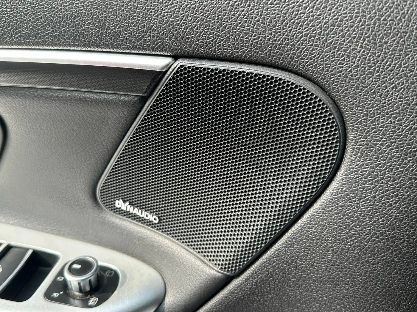Volkswagen Eos 2011 Model 2.0TSI фото 15