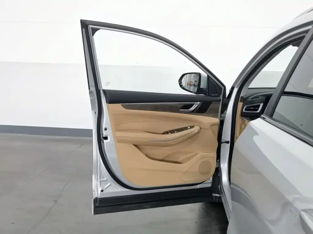 Landian E5 2024 2023 1.5L DE-i 100KM Enjoyment 5-Seater