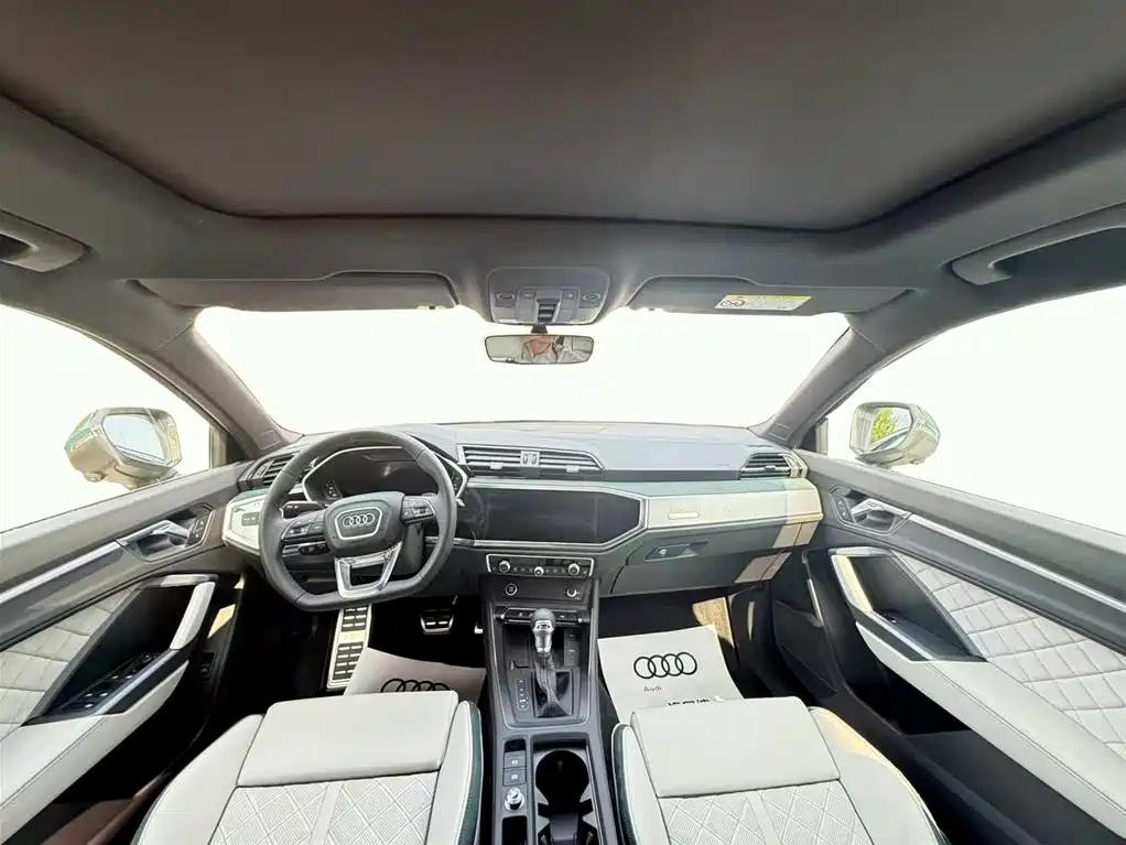 Audi Q3 2024 35 TFSI Fashion Sport фото 5