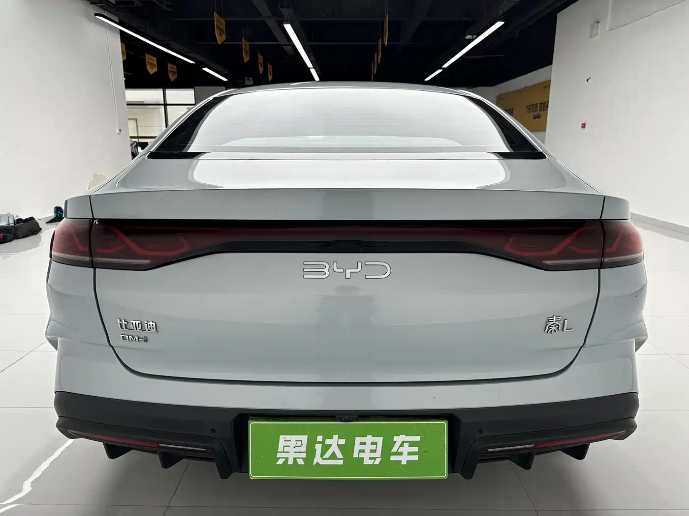 BYD Qin L 2024 DM-i 80KM Leading Edition фото 4