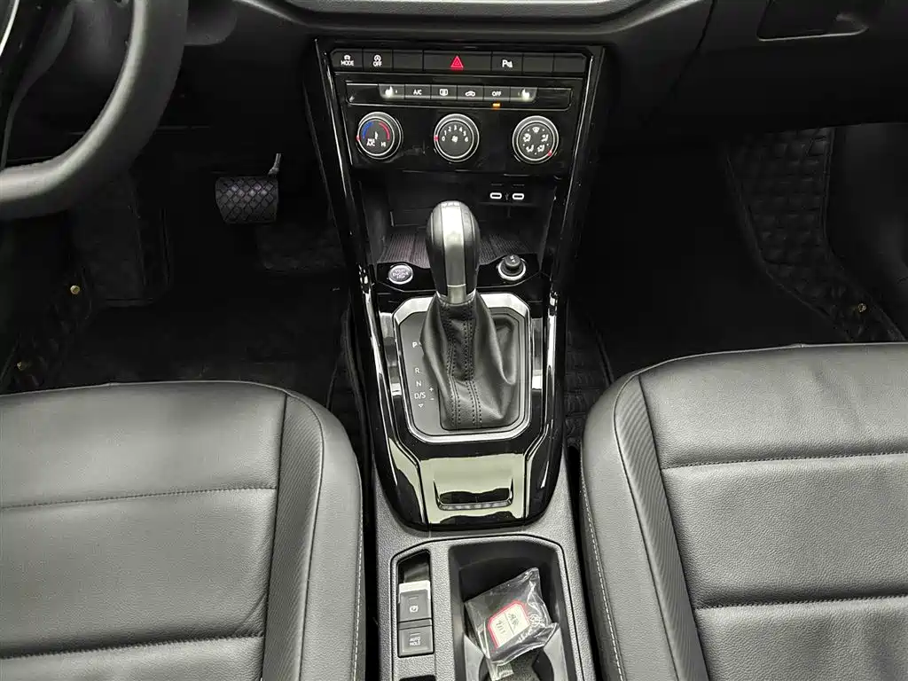 Volkswagen T-ROC 2022 280TSI DSG 2WD Comfort PLUS фото 5