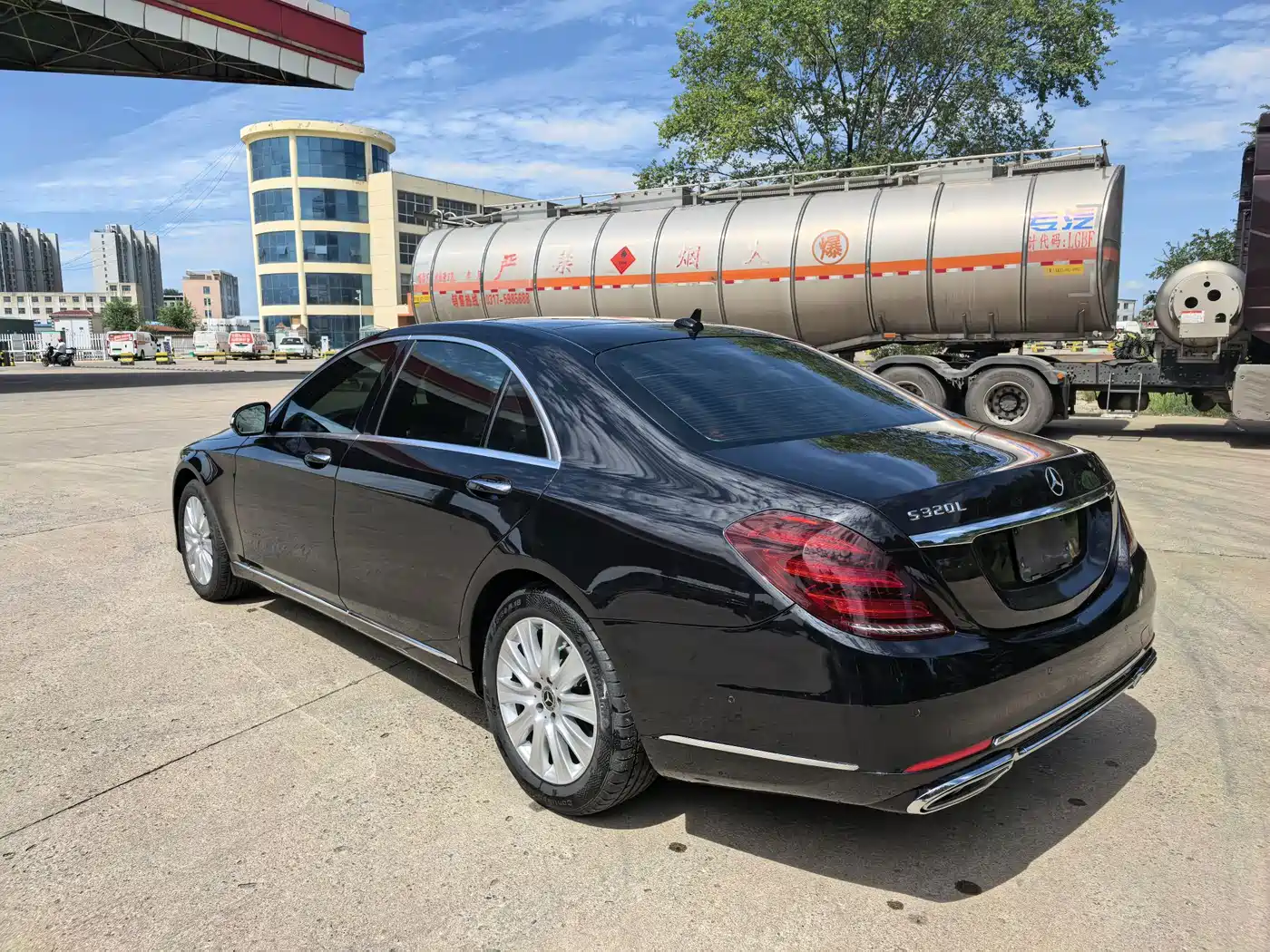 Фото 9 - Mercedes-Benz S-Class