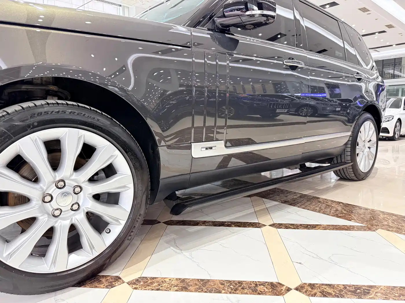 Land Rover Range Rover 2014 3.0 SC V6 Vogue SE Genesis Extended Edition фото 24