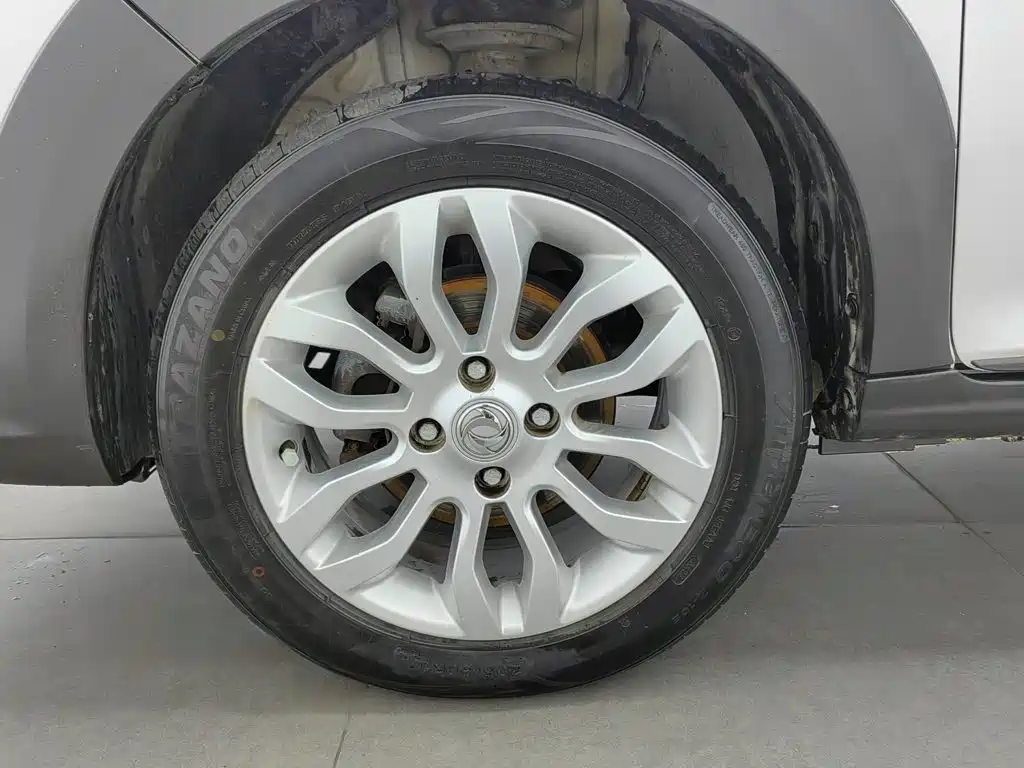 Dongfeng Aeolus Dongfeng Fengshen AX3 2017 2016 1.5L Manual Trendy Cool Edition