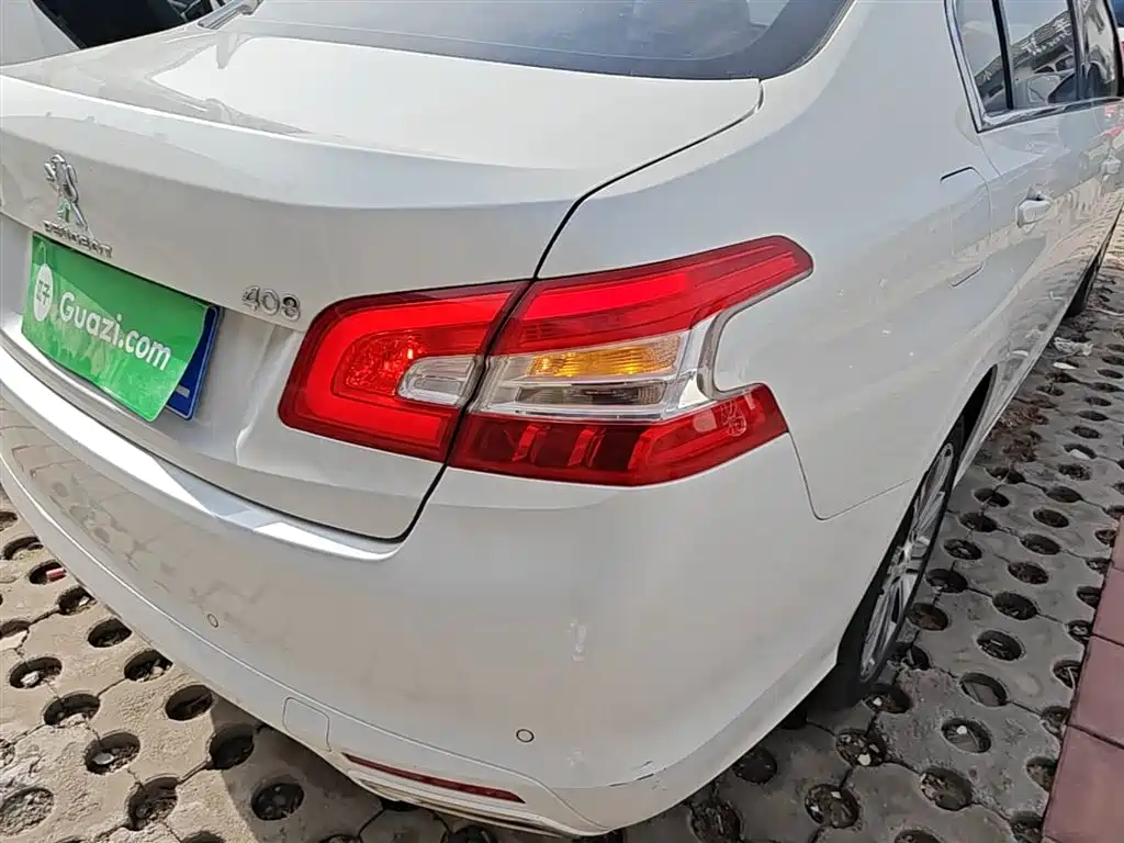 Peugeot 408 2016 1.6T Automatic Luxury Edition фото 8