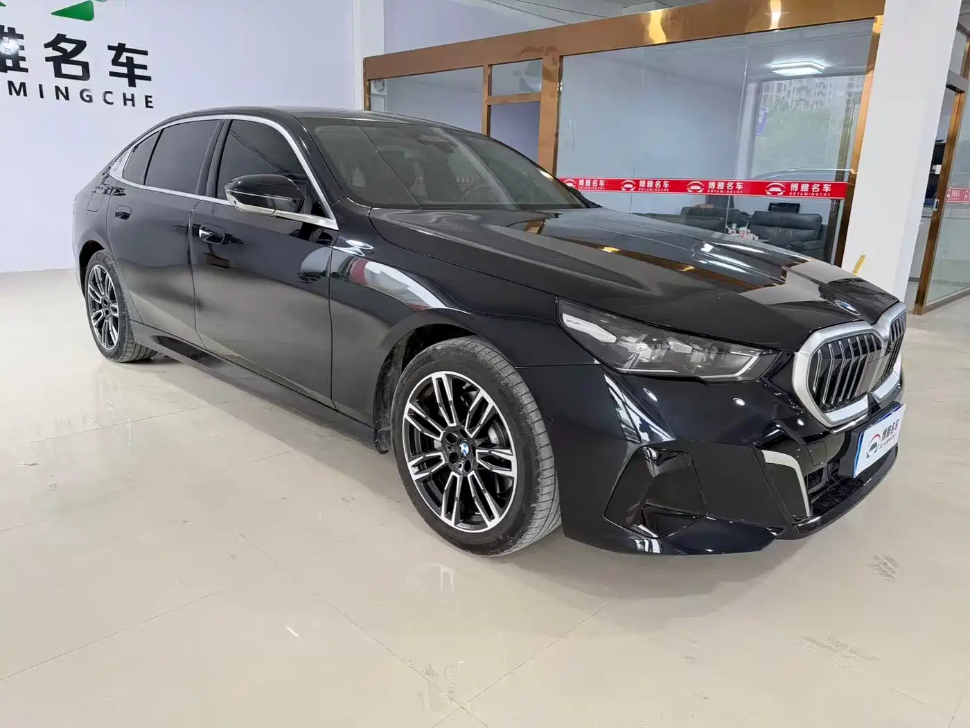 BMW 5 Series 2025 530Li xDrive M Sport Package фото 2