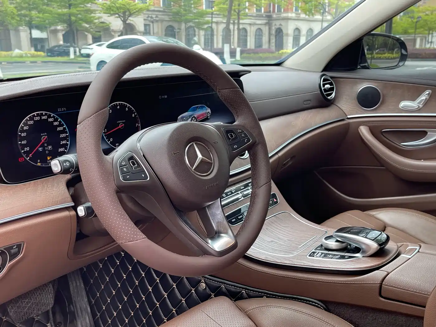 Mercedes-Benz E-Class 2018 E 200 L фото 11