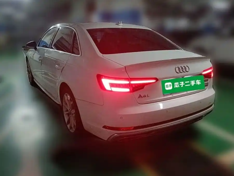 Фото 27 - Audi A4L