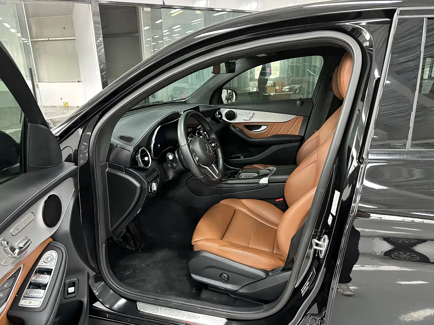 Mercedes-Benz GLC Coupe 2022 GLC 260 4MATIC Coupe SUV фото 4