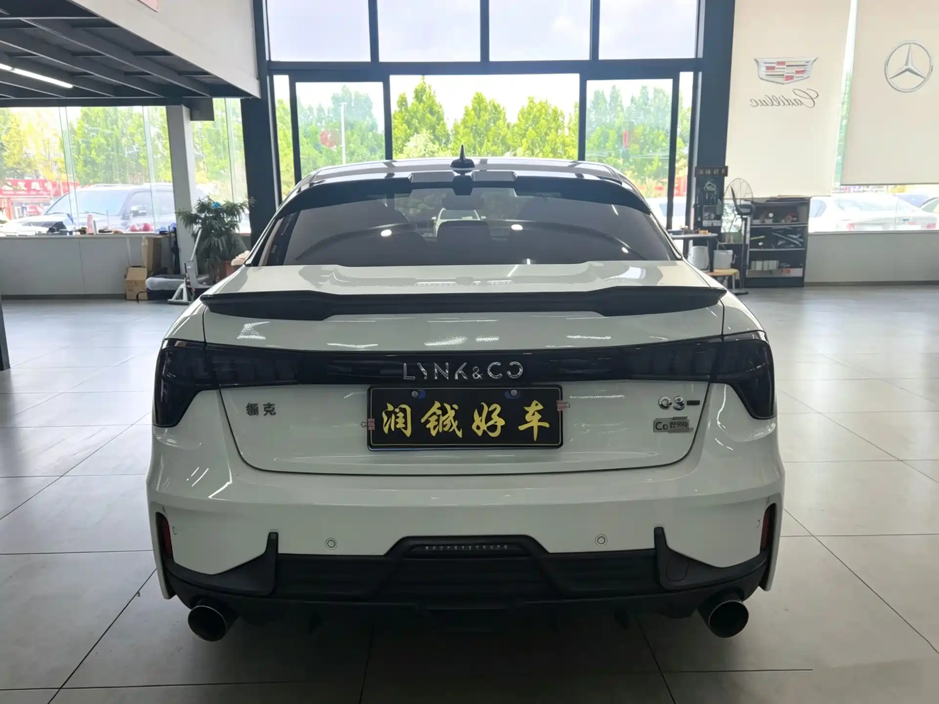 Фото 5 - Lynk & Co 03