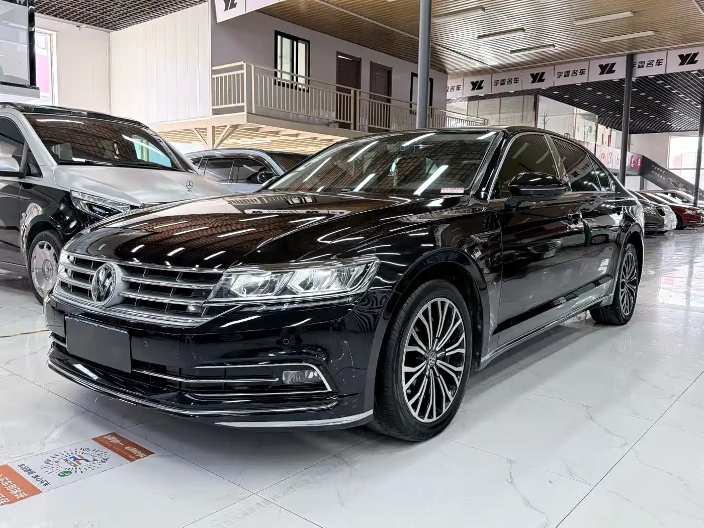 Volkswagen Phideon 2018 Facelift 380TSI FWD Business фото 8