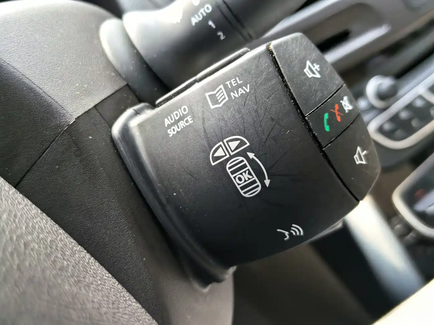 Renault Latitude 2011 2.5L Automatic Flagship Navigation Edition фото 18
