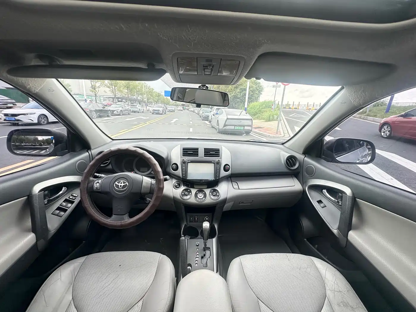 Toyota RAV4 Rongfang 2010 2.4L Automatic Luxury Upgrade Edition фото 5