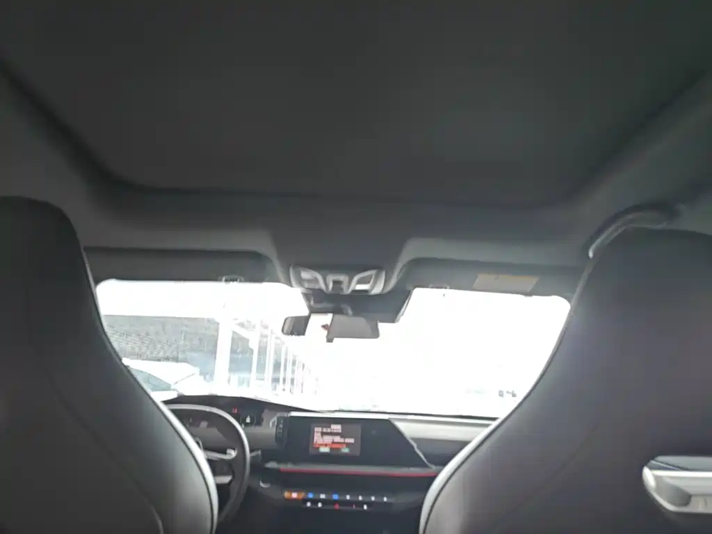 Changan UNI-V 2025 2025 1.5T 500Bar Premium Model