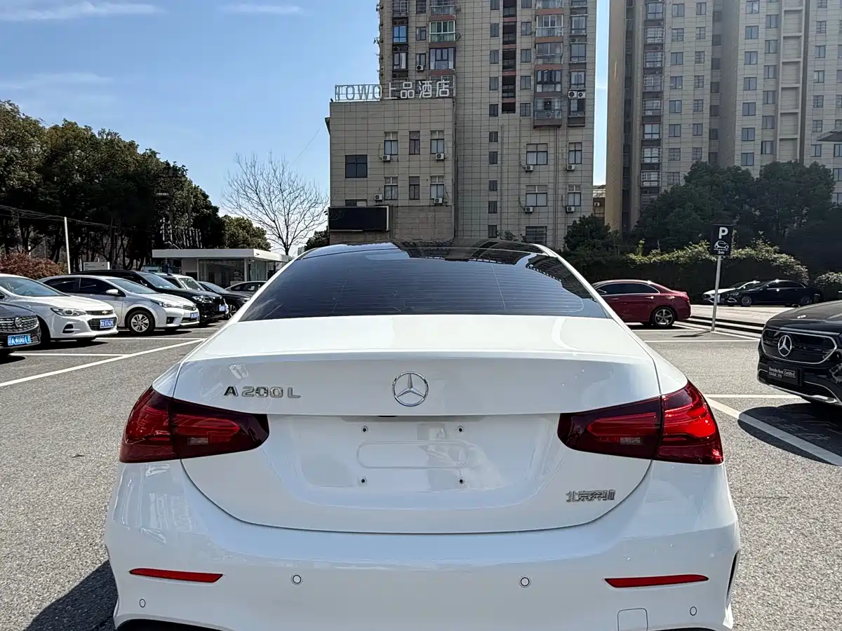 Mercedes-Benz A-Class 2025 Facelift A 200 L Fashion Edition фото 13