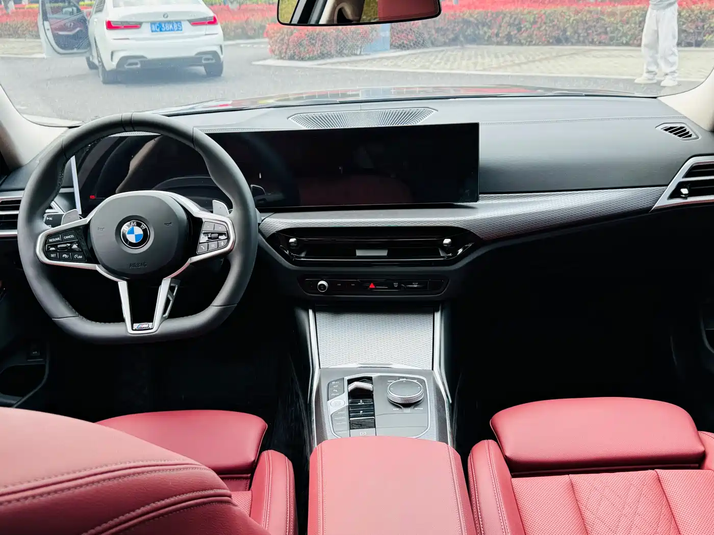 BMW 3 Series 2025 330Li M Sport Night Edition фото 21