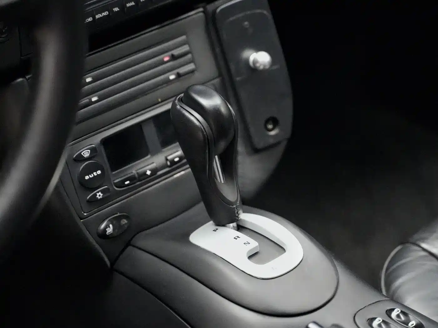 Porsche 911 2004 Carrera S Coupe 3.6L фото 12