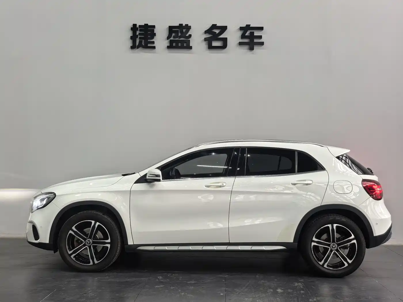 Mercedes-Benz GLA 2018 GLA 200 Fashion фото 3