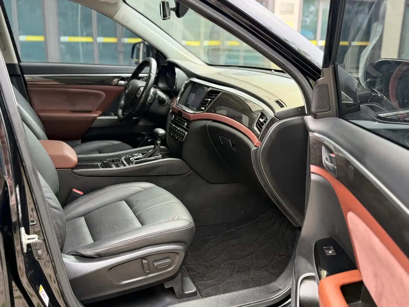 GAC Trumpchi Trumpchi GS8 2017 320T 2WD Luxury Smart Connect (7-seater) фото 4