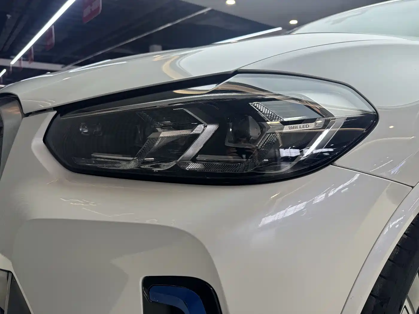 BMW iX3 2022 Leading Edition фото 12