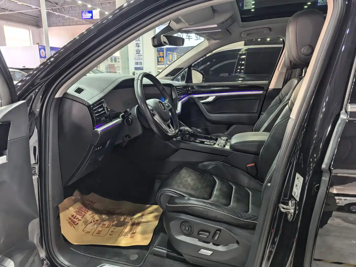 Volkswagen Touareg 2019 3.0TSI Sharp Intelligence Edition China VI фото 7
