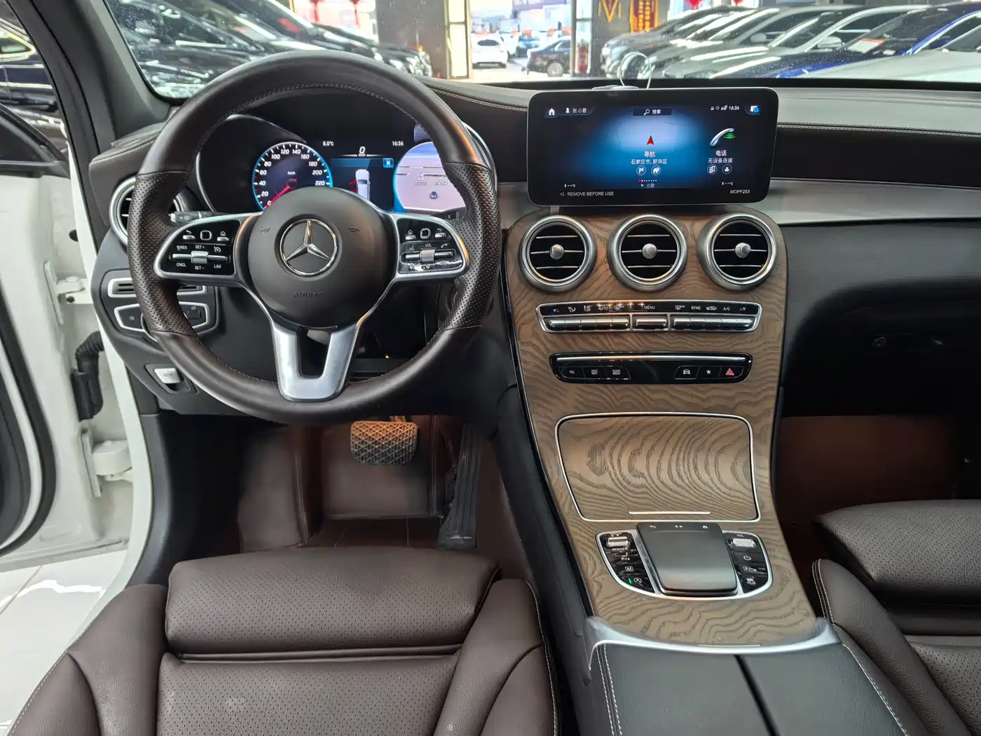 MERCEDES-BENZ GLC