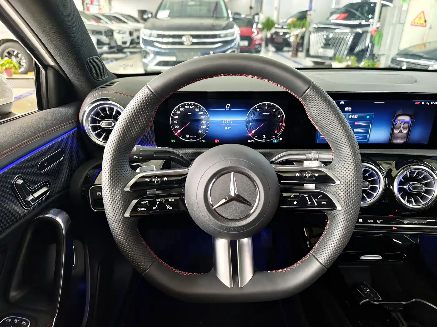 Mercedes-Benz A-Class 2025 A 200 L Fashion Edition фото 8