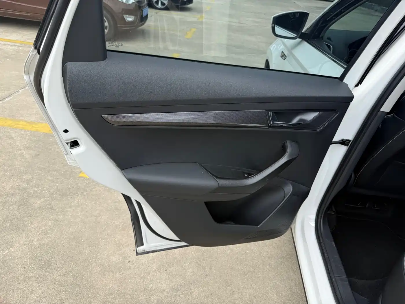 Škoda Karoq 2020 TSI280 Smart Luxury Edition China VI фото 16