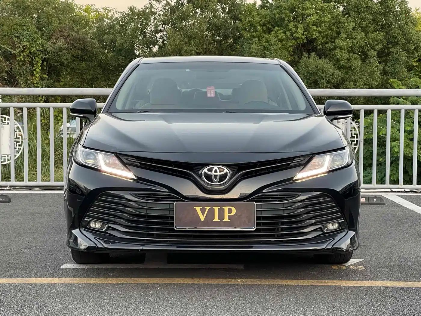 Фото 2 - Toyota Camry