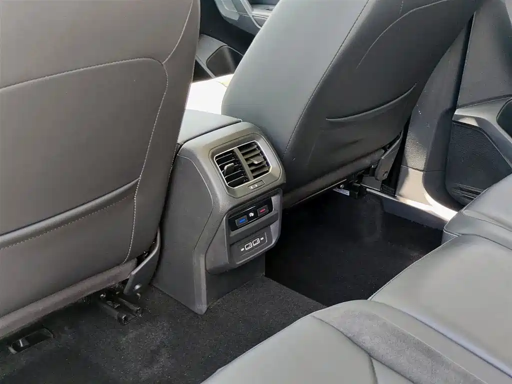 Volkswagen Tiguan L 2019 330TSI Auto 2WD Panorama Comfort Edition China V фото 9