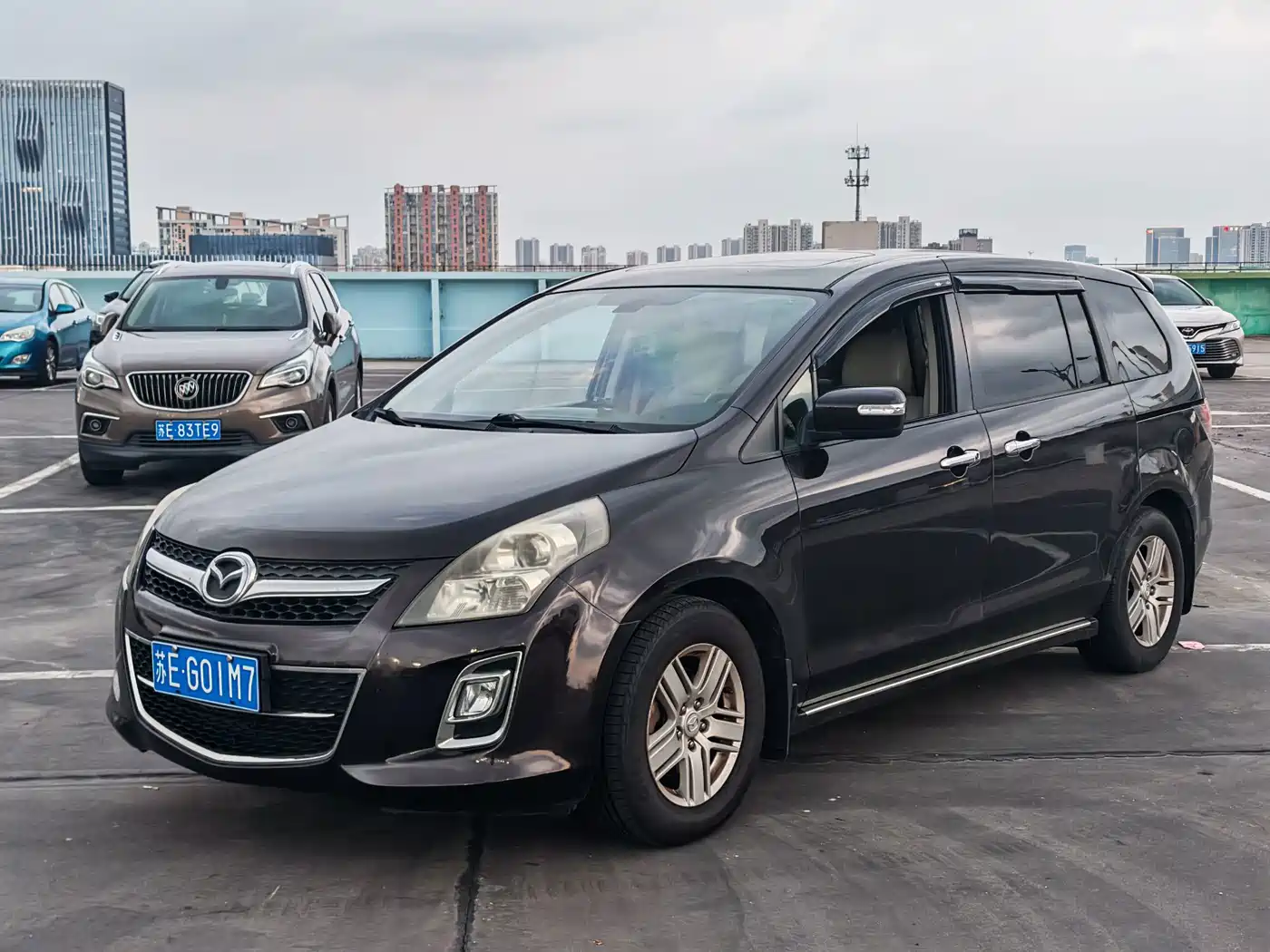Mazda 8 2014 2013 2.5L Supreme Edition