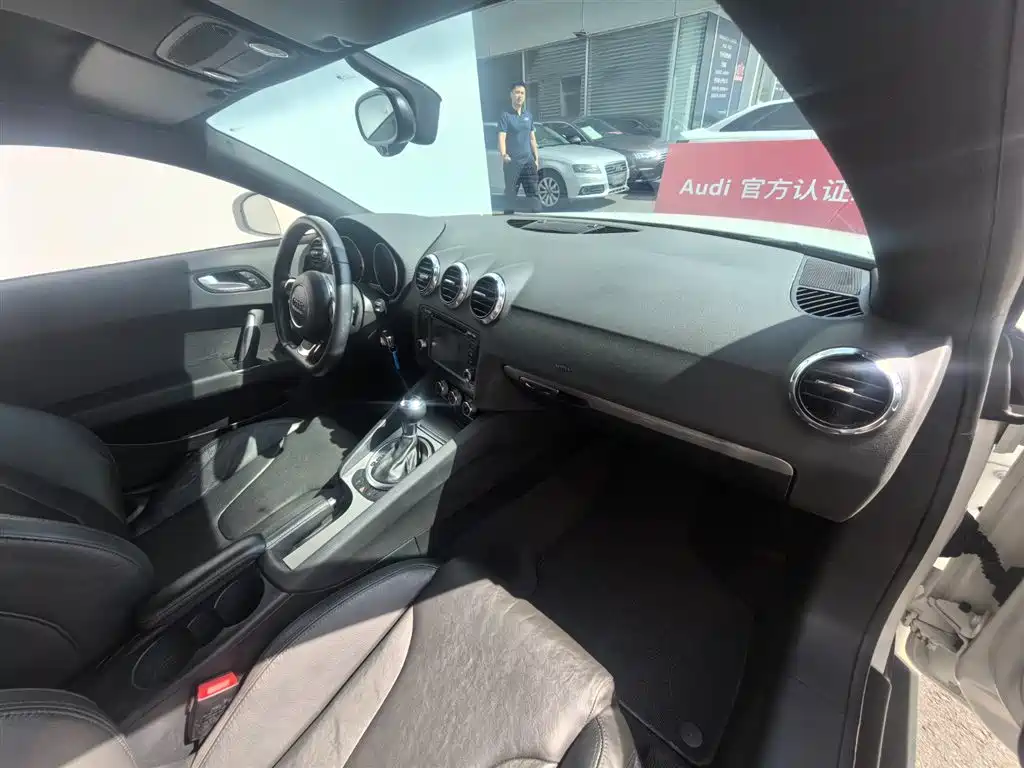 Audi TT 2013 TT Coupe 45 TFSI фото 8