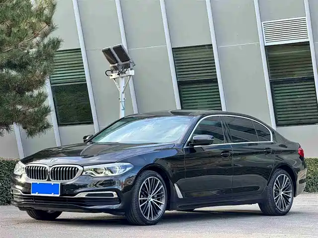 BMW 5 SERIES