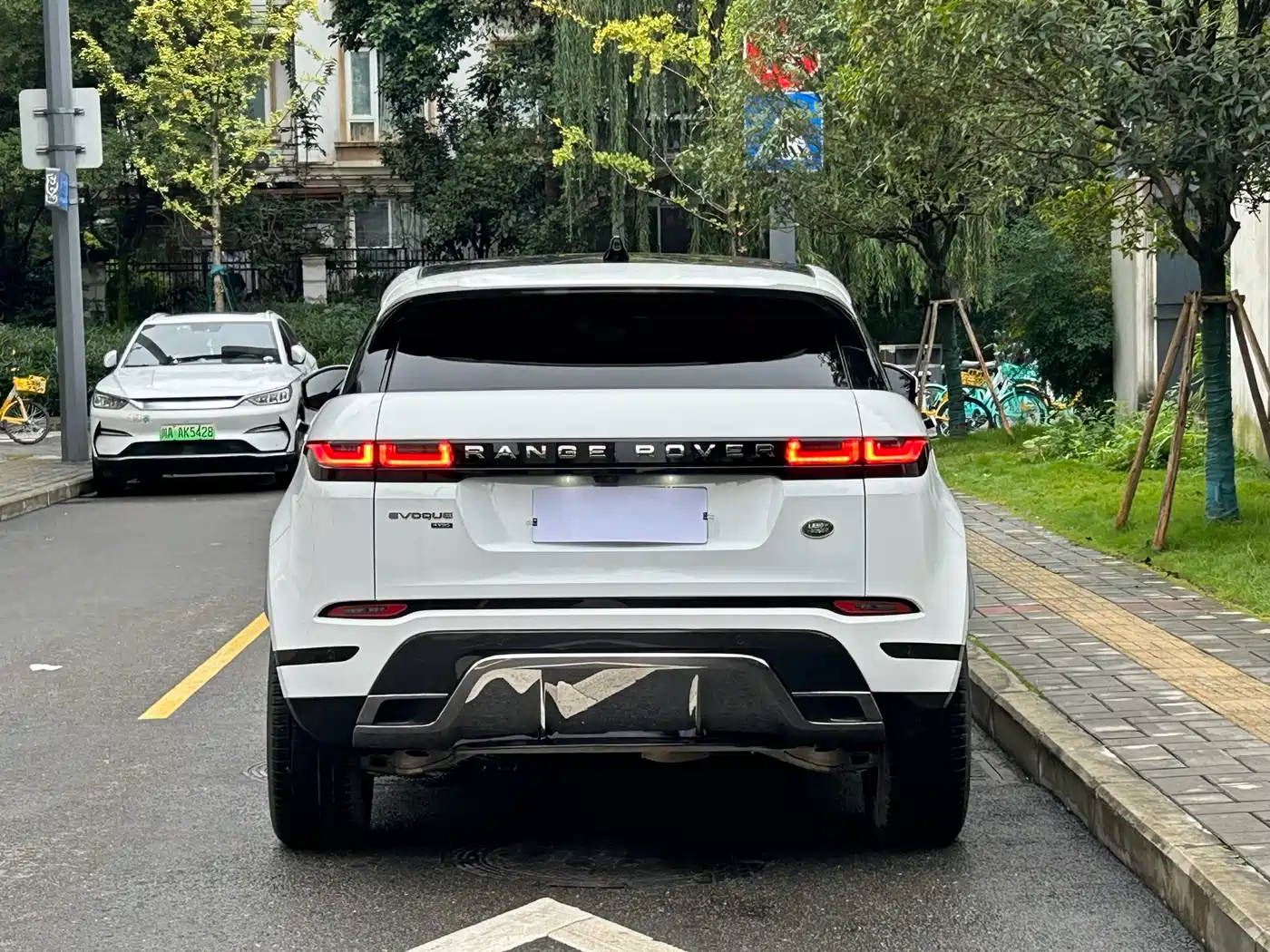 Land Rover Range Rover Evoque 2022 Range Rover Evoque L 249PS R-Dynamic Luxury Edition фото 8