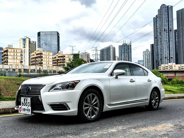 Lexus LS 600hL