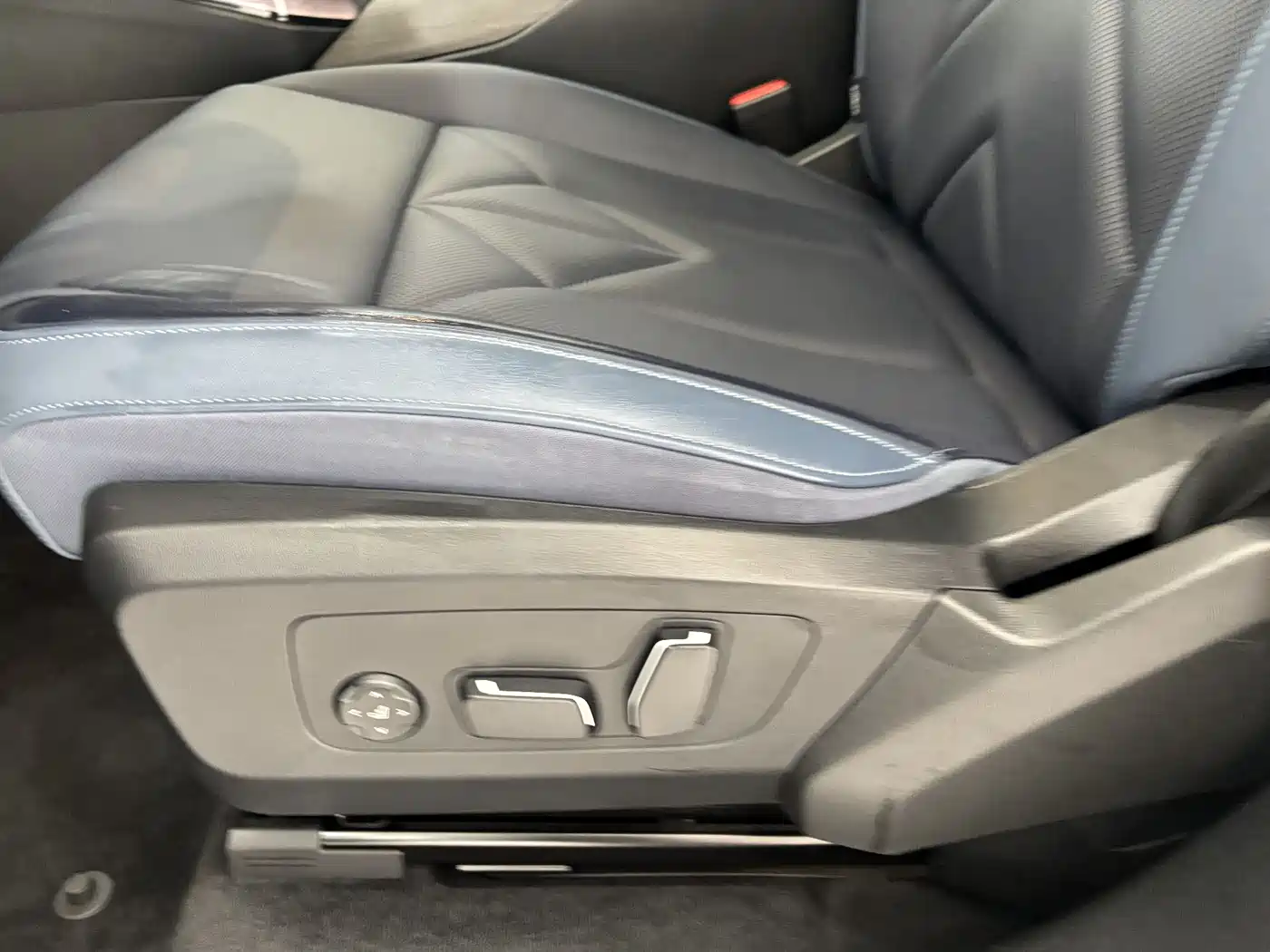 BMW X3 2025 xDrive30L Premium M Sport Package фото 13
